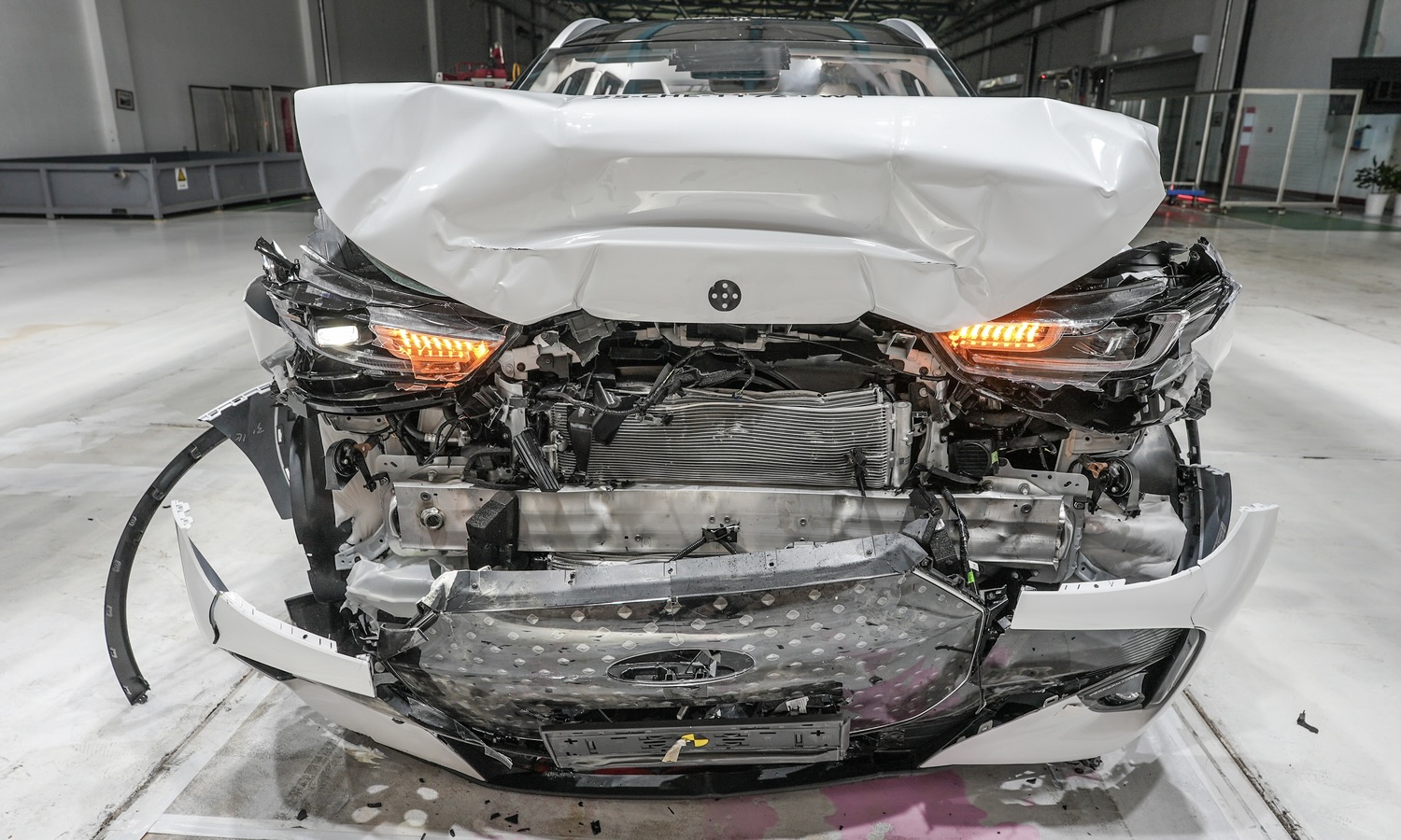 EBRO s800 Euro NCAP 2