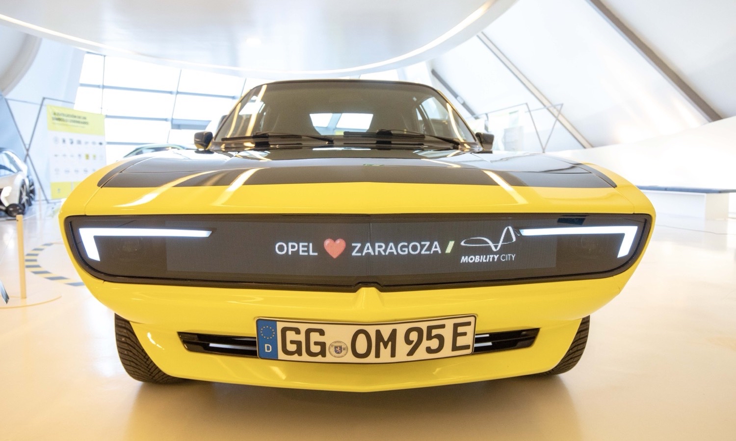Exposición Opel Love en Mobility City Zaragoza_6