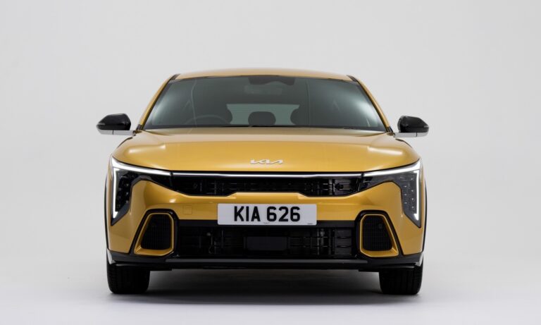 Kia K4 Europa_16