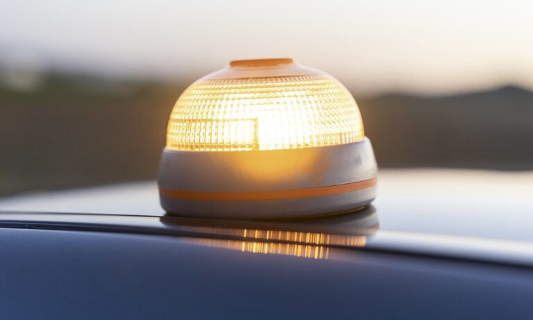 Luz V16 conectada fraude