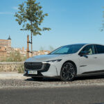 Prueba Mazda6e lateral