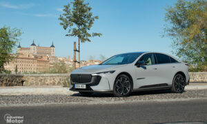 Prueba Mazda6e lateral