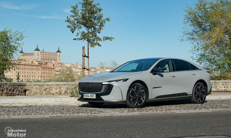 Prueba Mazda6e lateral