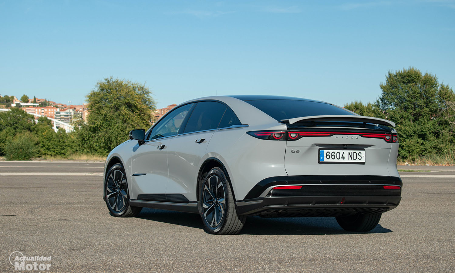Prueba Mazda6e trasera