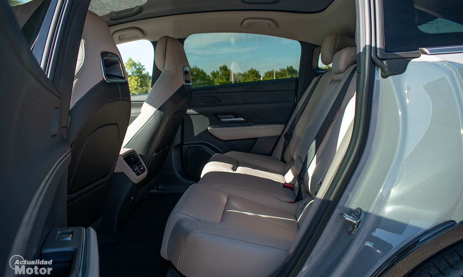 Prueba Mazda6e plazas traseras