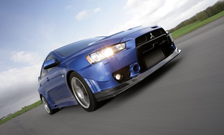 Mitsubishi_Lancer_Evolution_X (2)