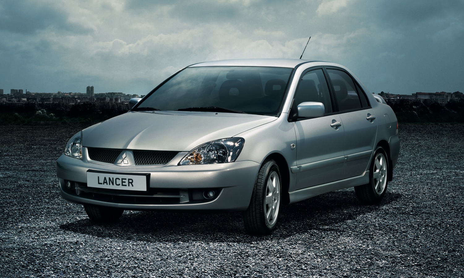 Mitsubishi_Lancer_JT_4dr_Saloon_06MY