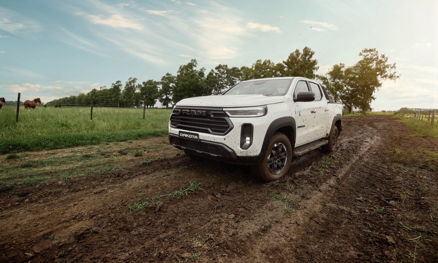 Nova Ram Dakota Laramie_17