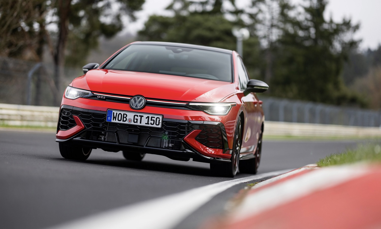 VW Golf GTI Clubsport 25h & VW Golf GTI 50 auf der Nordschleife - Foto: Gruppe C Photography