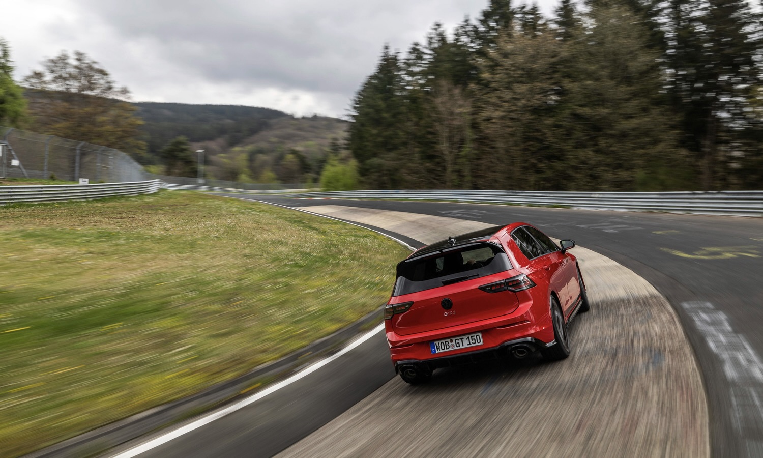 VW Golf GTI Clubsport 25h & VW Golf GTI 50 auf der Nordschleife - Foto: Gruppe C Photography