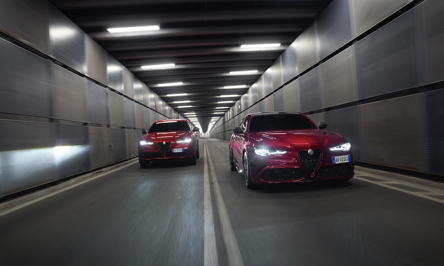 Alfa Romeo Giulia Quadrifoglio Collezione vs Alfa Romeo Stelvio Quadrifoglio Collezione_2