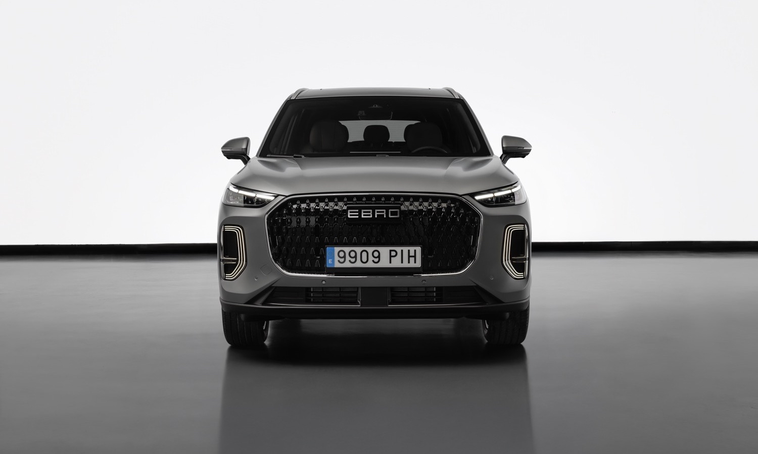 EBRO s900 PHEV 4x4_3