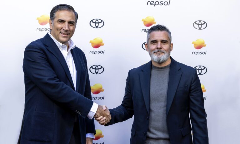 Repsol y Toyota sellan una alianza para descarbonizar la automoción 1