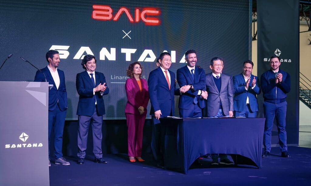 Santana Motors inicia una nueva era en Linares con su presentación oficial y la firma de un acuerdo estratégico con BAIC 2