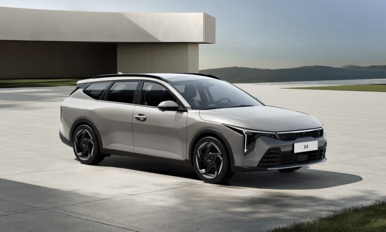 Kia K4 Sportswagon 0