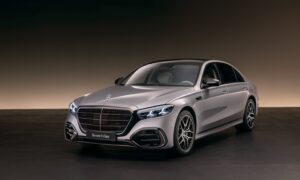 Die neue S-Klasse. Stuttgart, 2026. Lackfarbe: Hightechsilber metallic Exterieur: AMG Line; Night-Paket Interieur: Exklusives Nappa-Leder macchiatobeige / magmagrau; Exklusiv-Paket The new S-Class. Stuttgart, 2026. Exterior colour: Hightech silver metallic Exterior: AMG Line; Night Package Interior: Exclusive Nappa leather macchiatobeige / magmagrey; Exclusive Package
