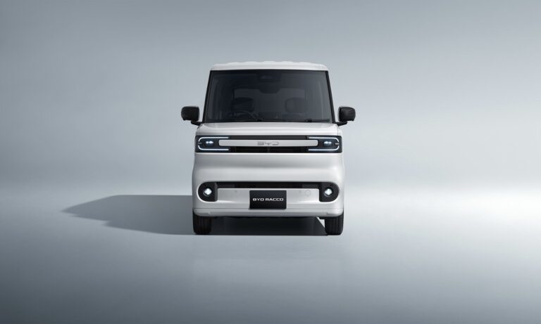 BYD Racco kei car chino para Japón 0