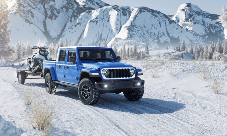The 2026 Jeep® Gladiator Whitecap, the latest mission in the brand’s “Convoy” campaign, features a striking heritage‑inspired two‑tone look with a Bright White roof, grille and 1941 graphics.