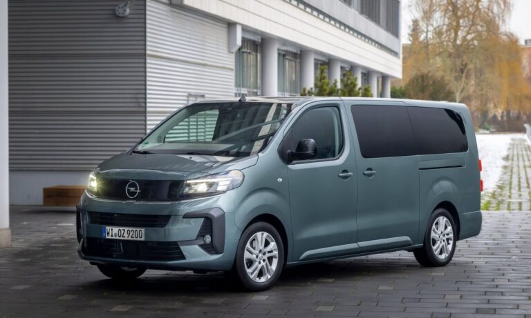 Power ful MPV Opel Zafira with Newly Developed 2.2 Litre Diesel 0