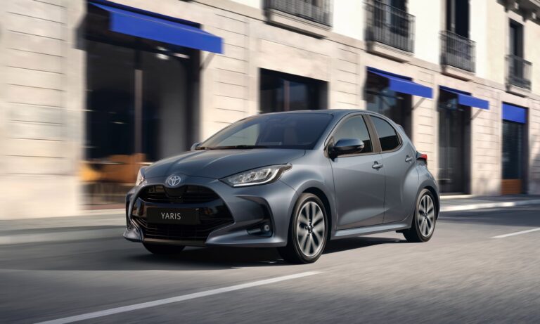 Toyota Yaris Trendy 0