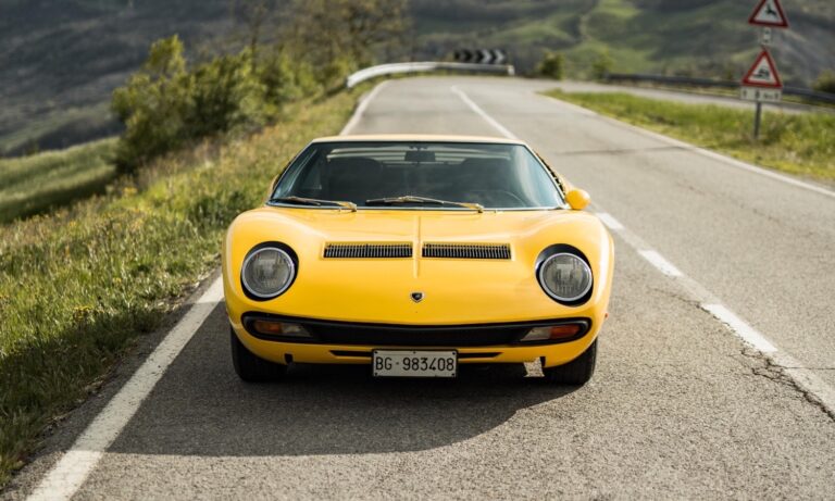 Lamborghini Miura – The first Supercar in history_53