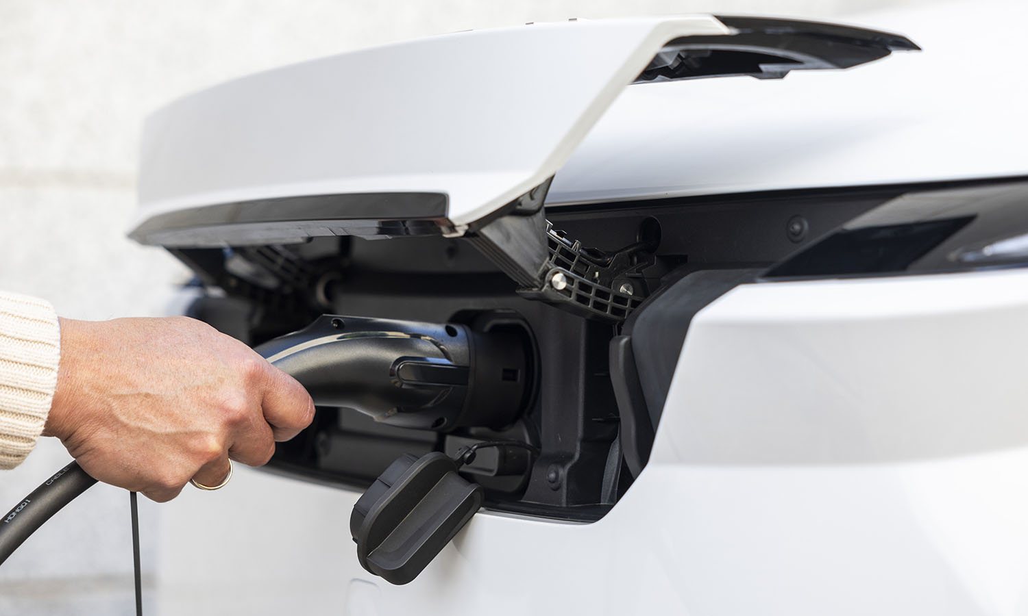 Coche eléctrico enchufe