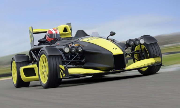 01 Ariel Atom 4RR