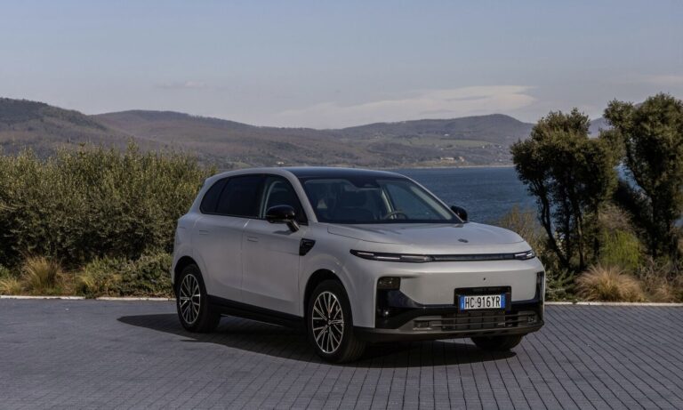 Leapmotor B10 Hybrid EV