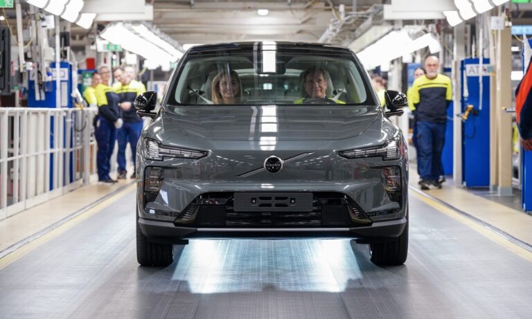 Volvo inicia la producción del Volvo EX60_1
