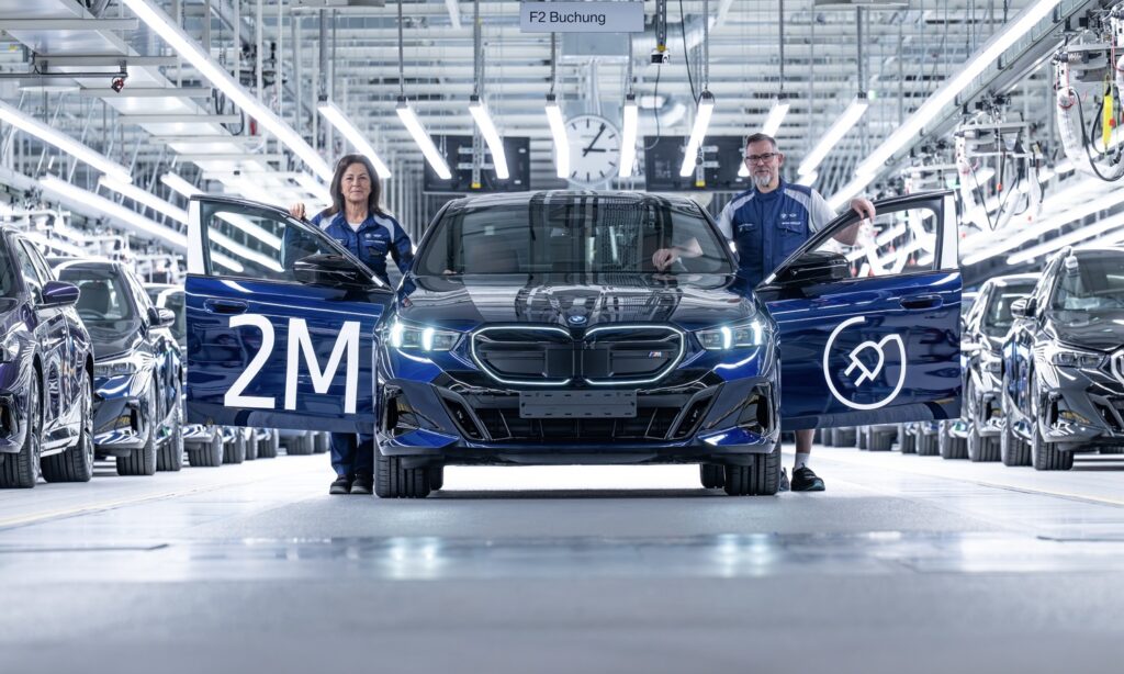 BMW Group Werk Dingolfing - 2 Mio. BEV