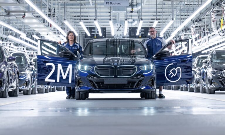 BMW Group Werk Dingolfing - 2 Mio. BEV