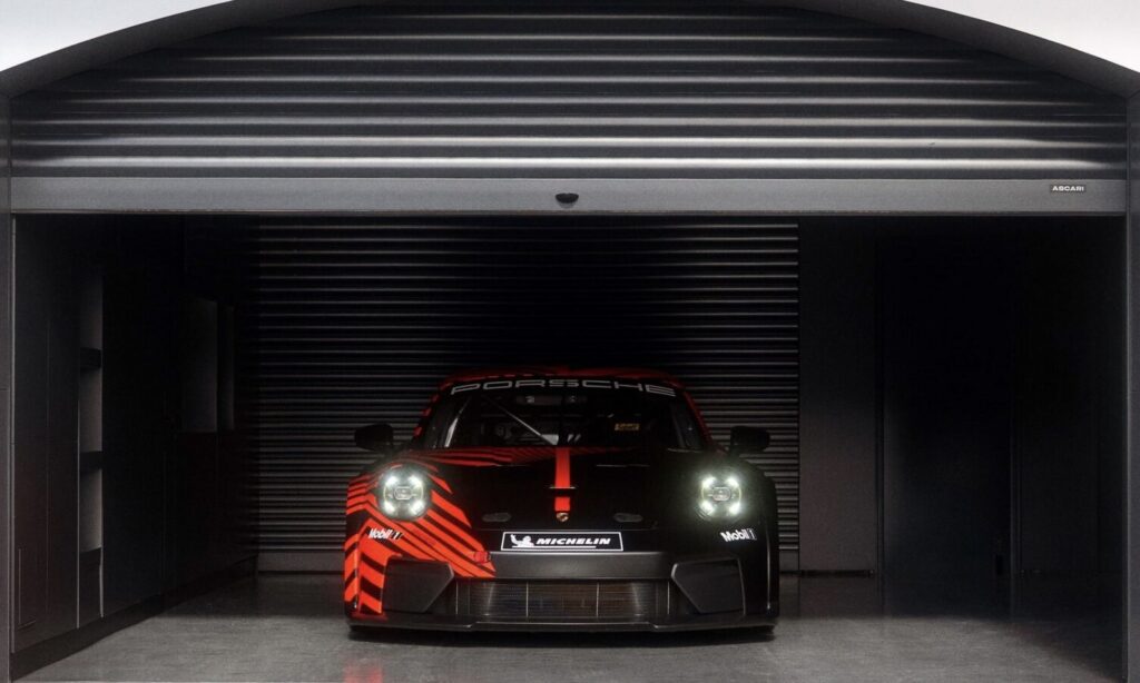 Porsche 911 GT4 R 0
