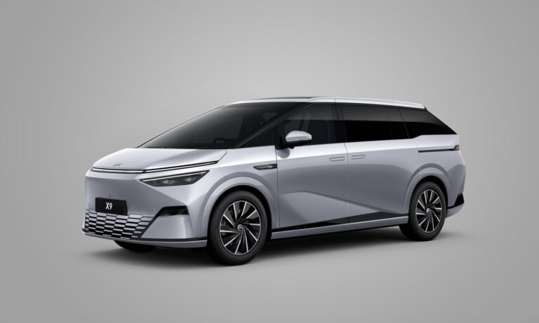 Xpeng X9 0