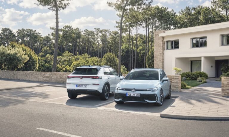 Volkswagen Golf Hybrid vs Volkswagen T-Roc Hybrid