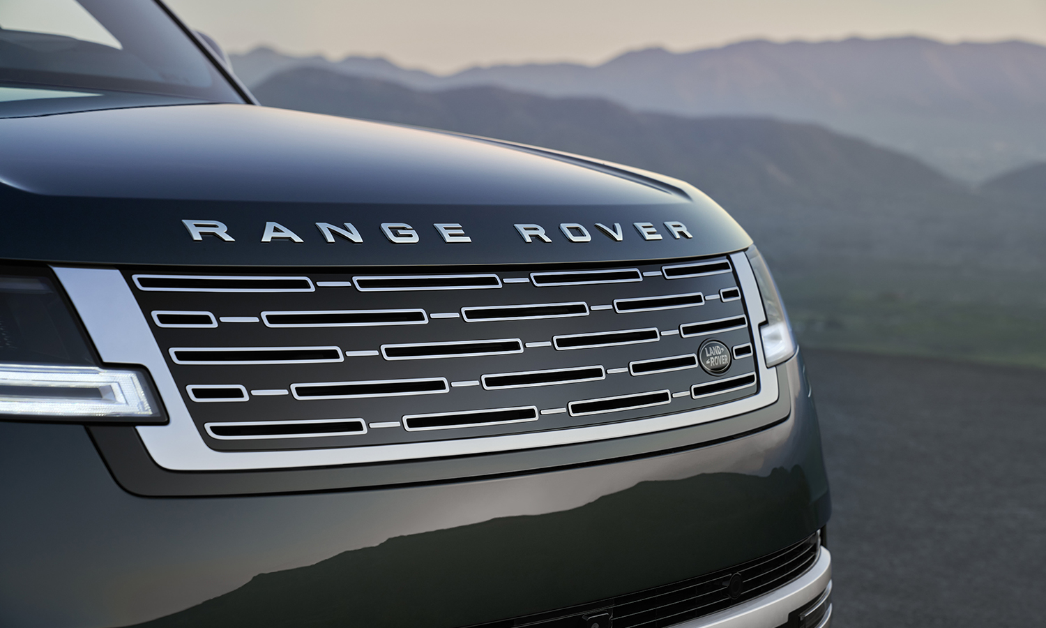Range Rover Electric parrilla